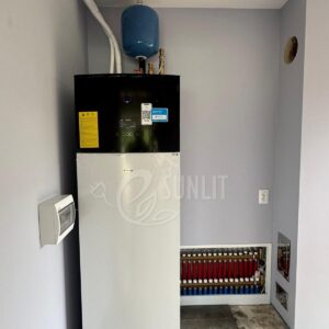 nowoczesna kotłownia z pompą ciepła Daikin Szafa hydrauliczna